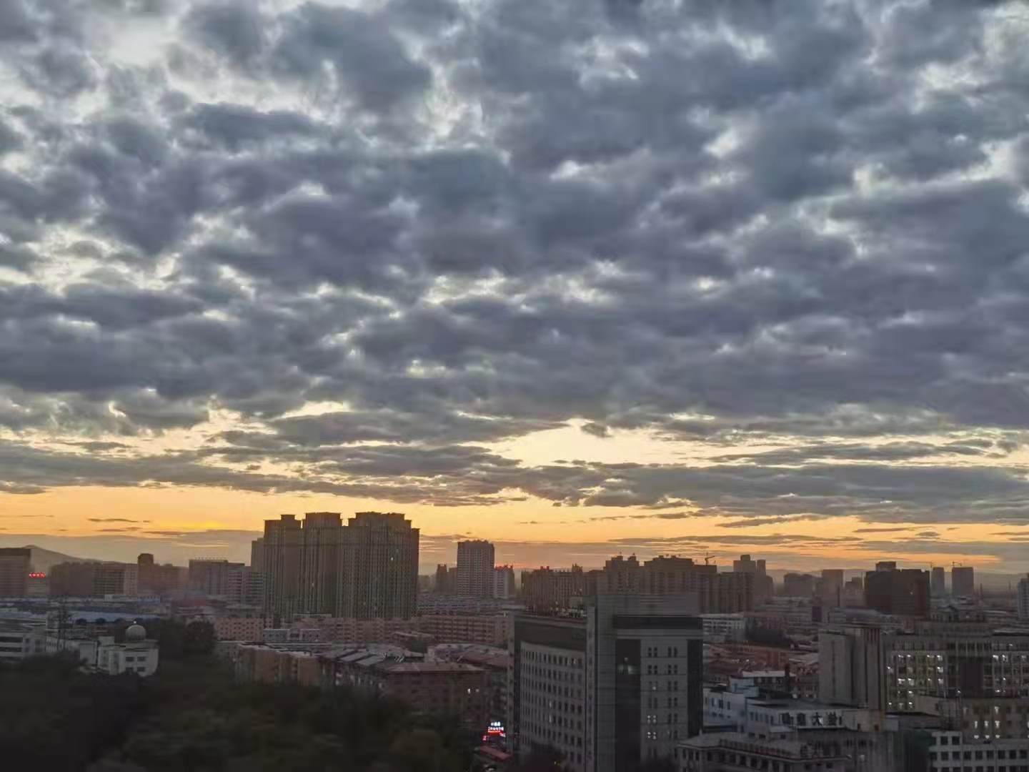 富錦市老科協(xié)朱福昌：風和日麗云生煙.jpg